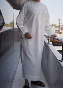 Emirati Off-White Platinum van Custom Qamis