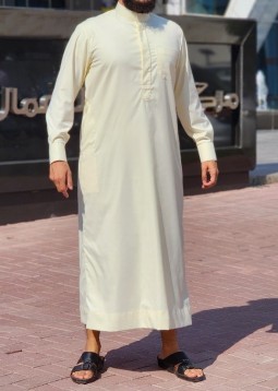 Saudi Créme "Cashmere" van Custom Qamis