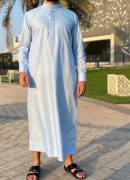 Saudi Lichtblauw "Platinum" van Custom Qamis
